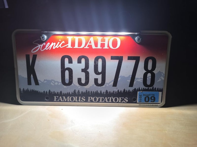 Red Flag Robotics Universal license plate light 12V 100mA with waterproof connector and 86 in lead - Image 4